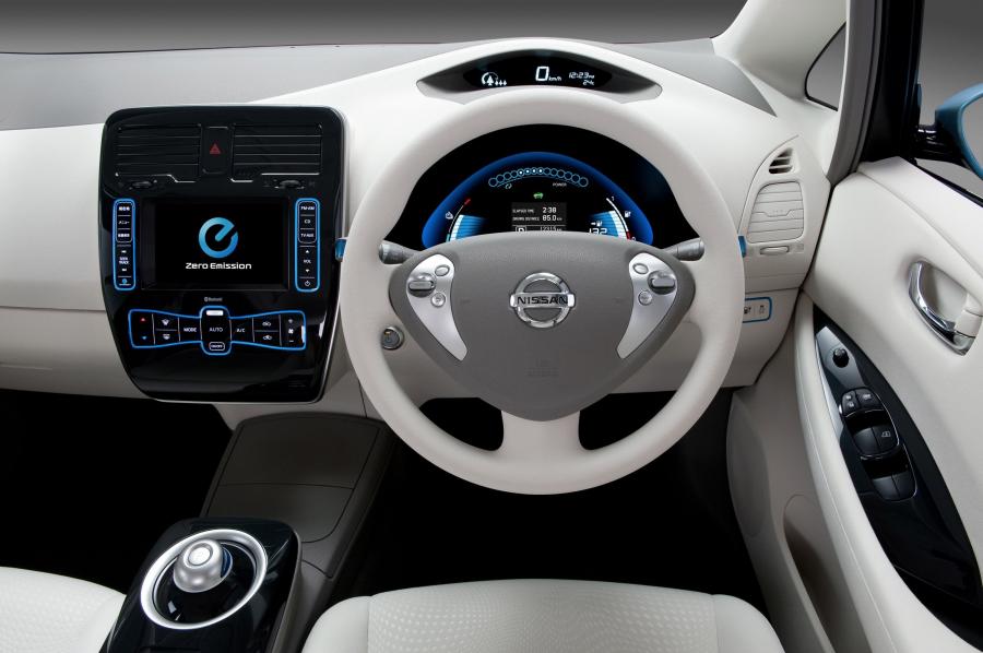  Nissan Leaf 2010 года  (фото 30 из 77)